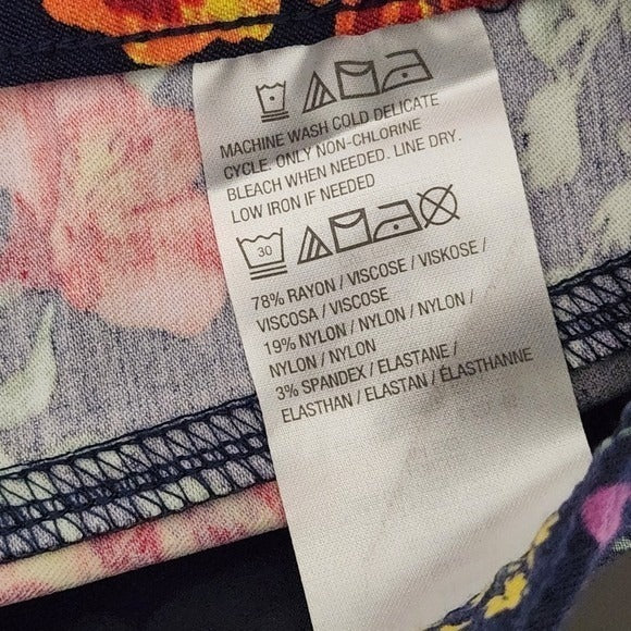 Susan Graver Navy Floral Cropped Pants Sz 8 Petite Navy Floral Pull-on Pants