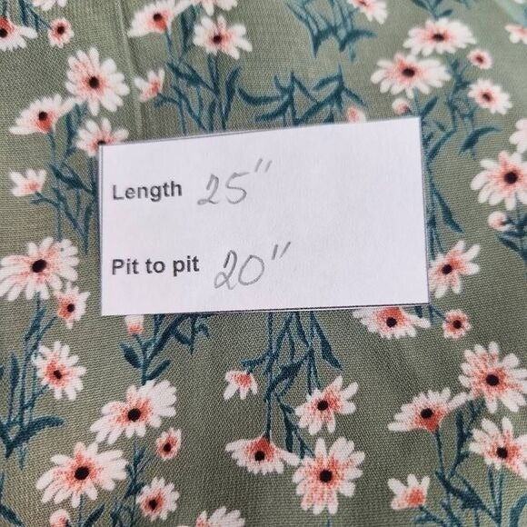 Papermoon Green Floral Print Blouse with Cap Sleeves NWT Size Small