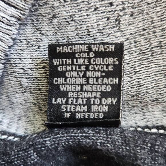 BKE Gray Sweater Size Large