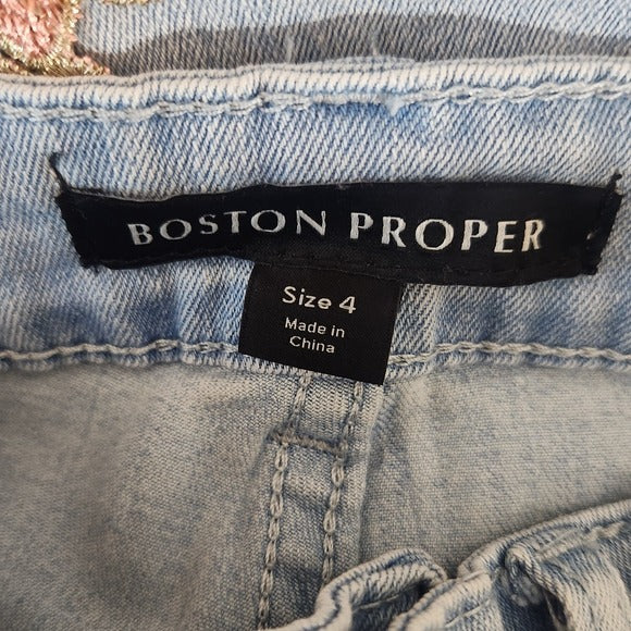 Boston Proper Light Wash Floral Appliqué Cropped Jeans Size 4