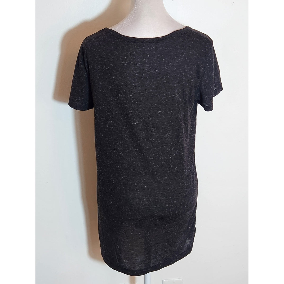 Well Worn Heather Black Daisy Heart Graphic Tee Size Medium