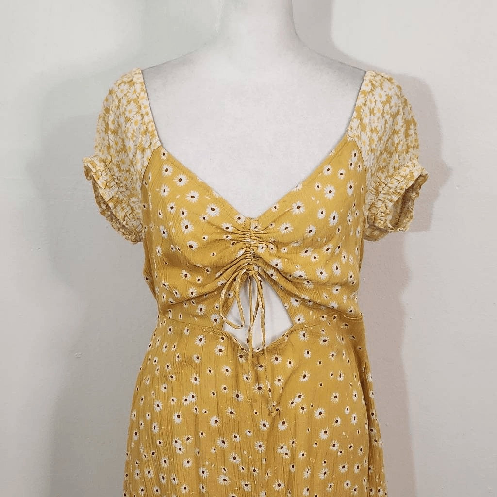 Derek Heart Yellow Floral Mini Dress with Cutout Size Large Floral Boho Dress