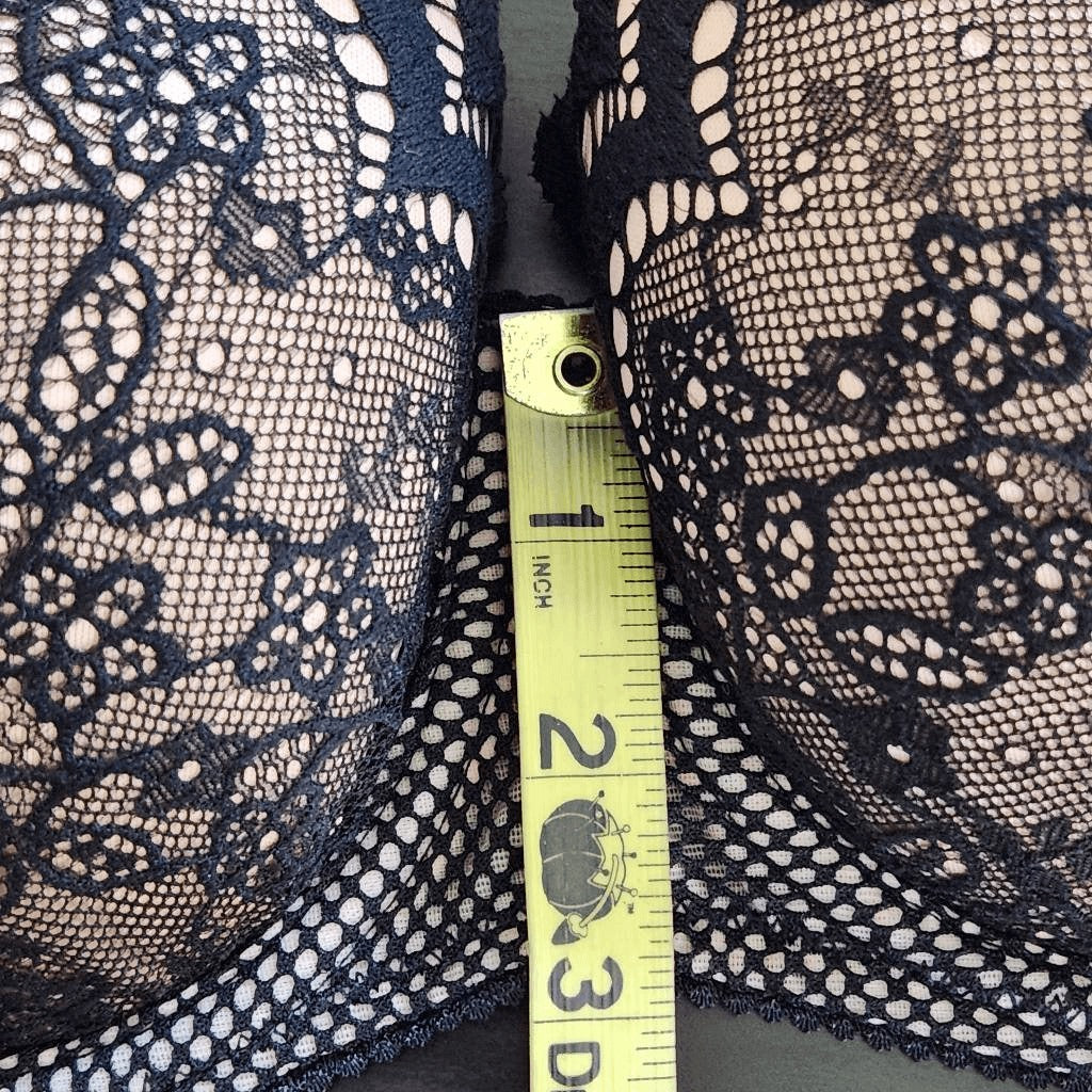 Frederick's of Hollywood Nude and Black Lace Padded Bra 32DD NWT Lingerie Shower