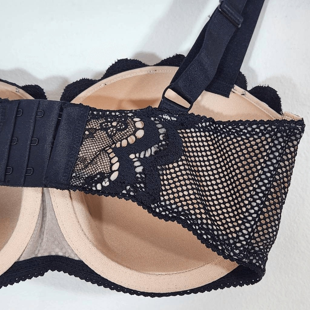 Frederick's of Hollywood Nude and Black Lace Padded Bra 32DD NWT Lingerie Shower