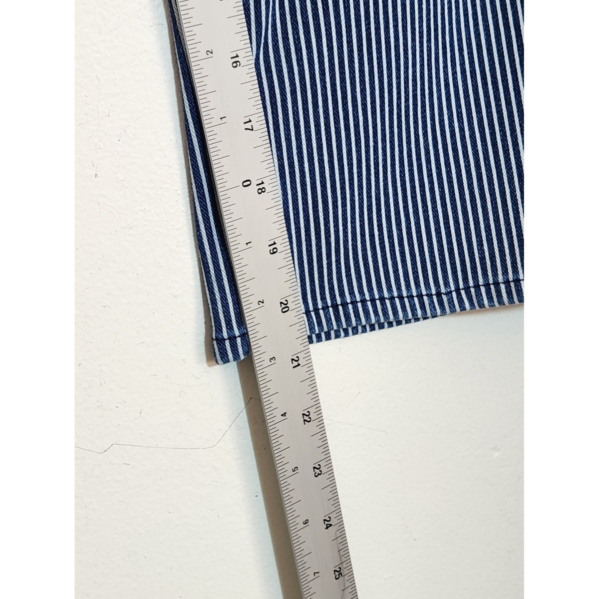 Ruby Rd. Blue and White Striped Pull-On Capri Pants with Lace-Up Hem Size 12