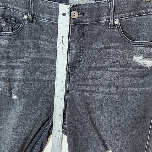 Torrid Black Crop Bombshell Skinny Jeans Size 20