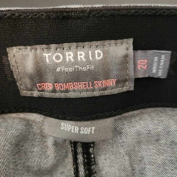 Torrid Black Crop Bombshell Skinny Jeans Size 20