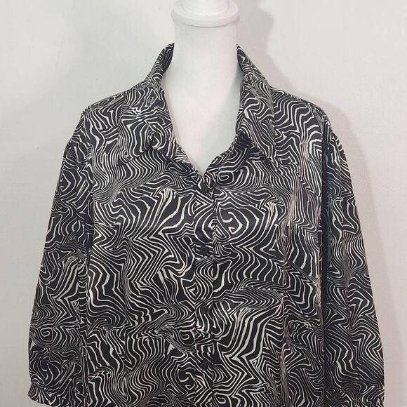 Ninety Black and White Full Sleeve Blouse Size 2X Plus Size Statement Sleeve Top