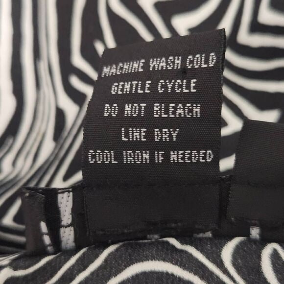 Ninety Black and White Full Sleeve Blouse Size 2X Plus Size Statement Sleeve Top