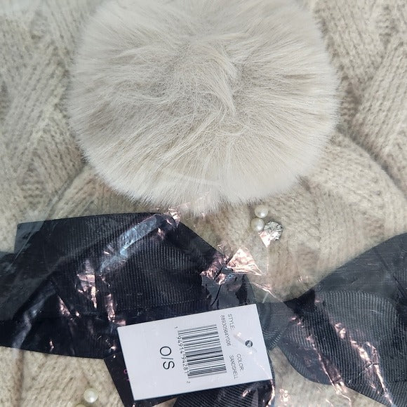 C. Wonder Cream Knit Scarf and Hat Set One Size Cream Scarf Gift Set New