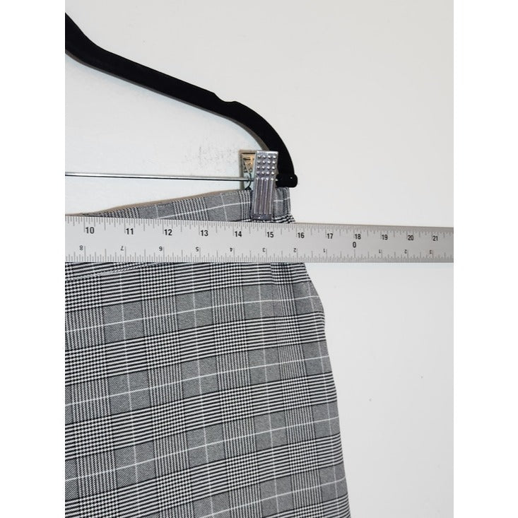 Nordstrom Rack Black and White Plaid Pull-On Ankle Pants Size Large