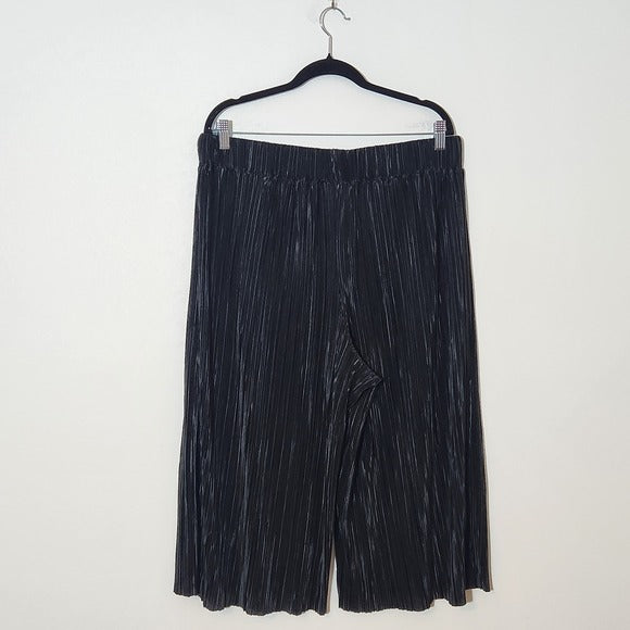 Serengeti Black Pleated Wide-Leg Capri Pants Size XL Black Plisse Pants