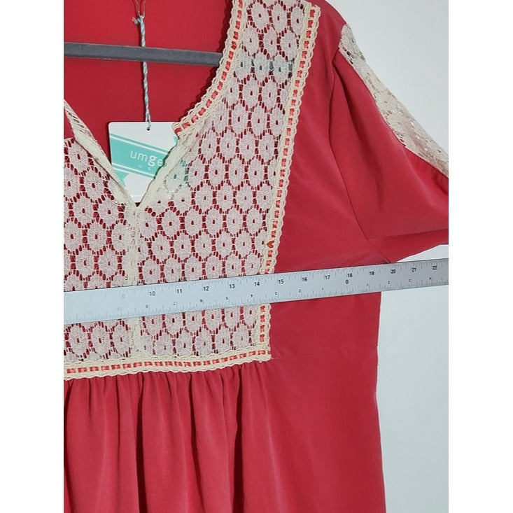 Umgee Coral Pink Mini Dress with Cream Lace Accent Size Large NWT