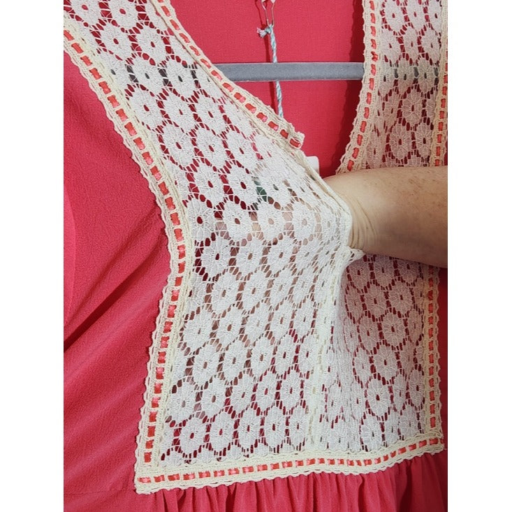 Umgee Coral Pink Mini Dress with Cream Lace Accent Size Large NWT