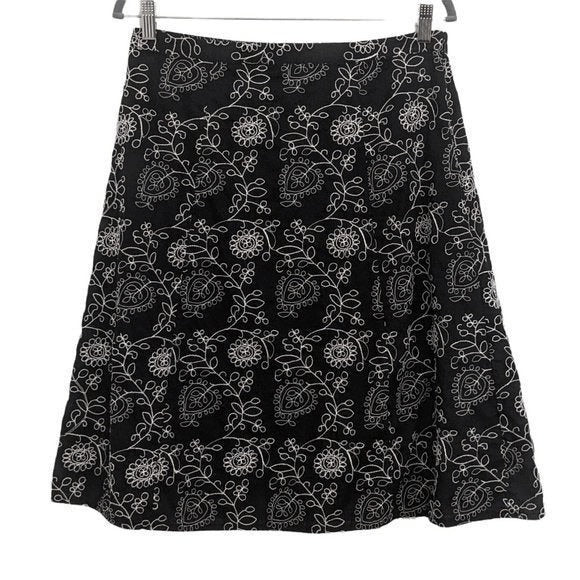 Van Heusen Black Cream Embroidered Skirt Size 6 Embroidered A-Line Skirt
