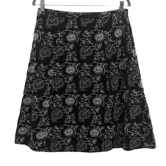 Van Heusen Black Cream Embroidered Skirt Size 6 Embroidered A-Line Skirt