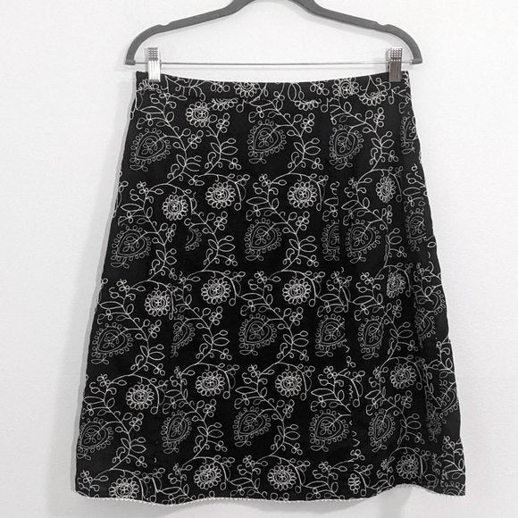 Van Heusen Black Cream Embroidered Skirt Size 6 Embroidered A-Line Skirt