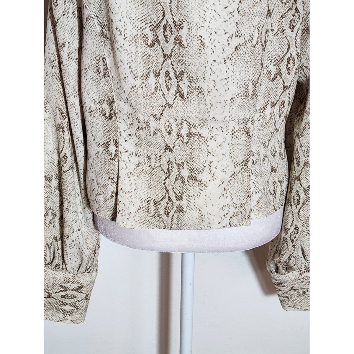 Leith Brown and Cream Snakeskin Print Tie-Front Cropped Blouse Size Large
