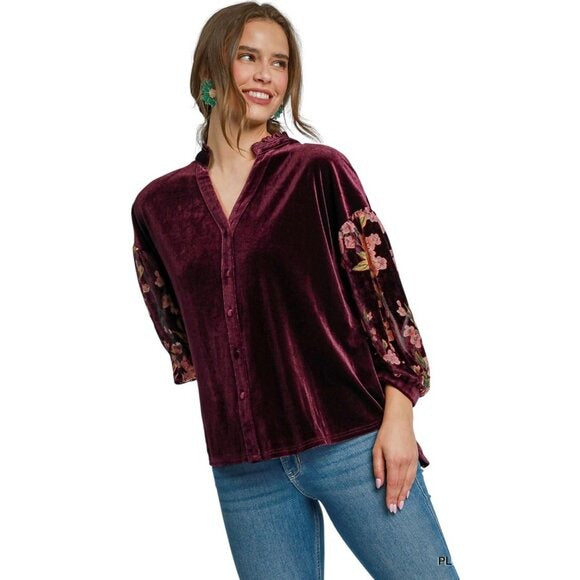 Umgee Plum Velvet Top with Burnout Statement Sleeves Size Large NWT