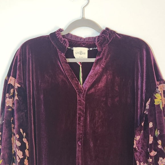Umgee Plum Velvet Top with Burnout Statement Sleeves Size Large NWT