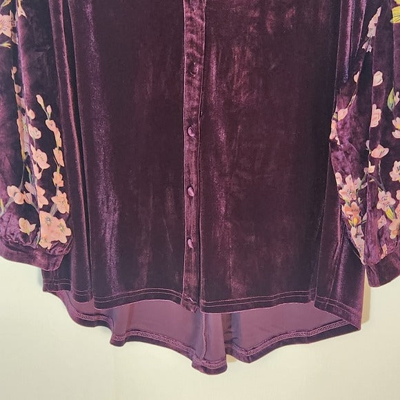 Umgee Plum Velvet Top with Burnout Statement Sleeves Size Large NWT