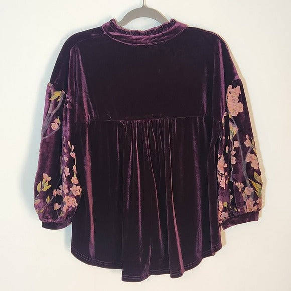Umgee Plum Velvet Top with Burnout Statement Sleeves Size Large NWT