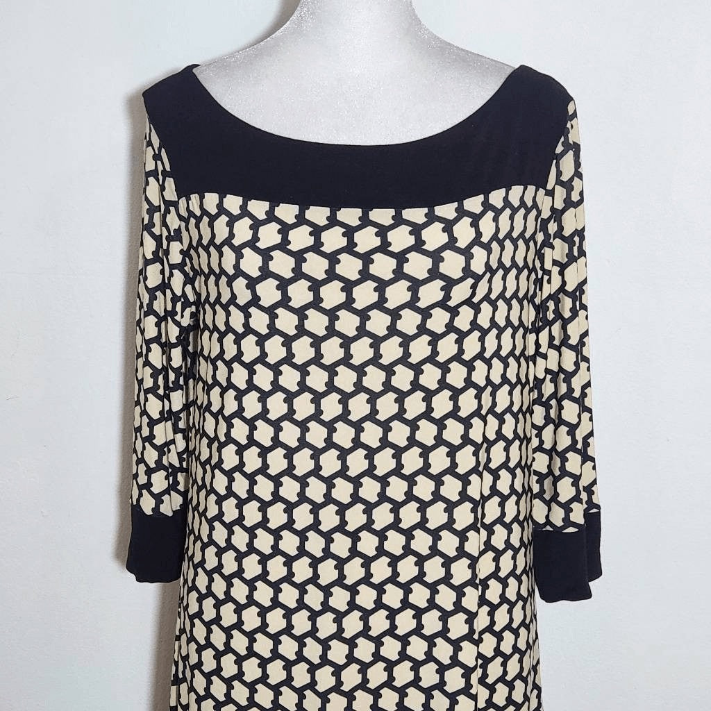 Gilli Black and Cream Print Shift Dress Size Small Petite Black Print Mini Dress