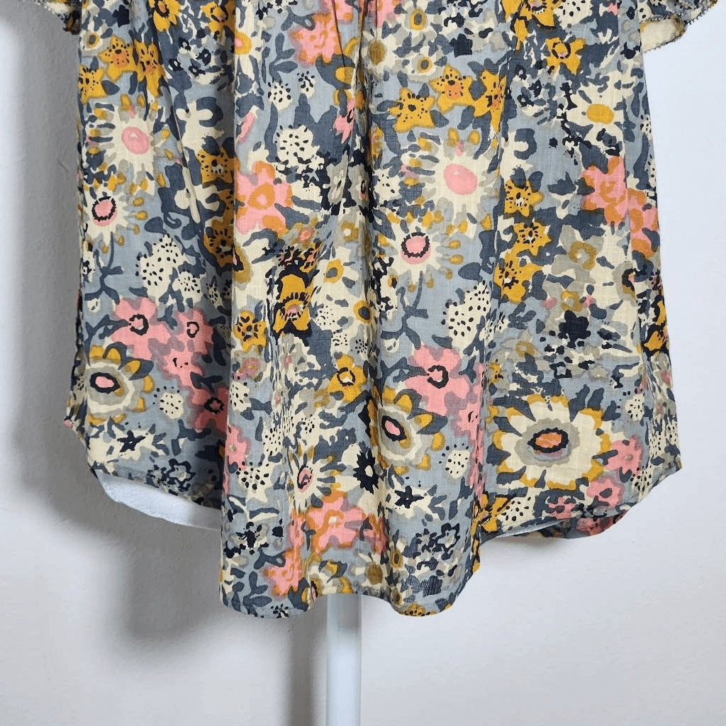 Bishop + Young Gray Floral Blouse with Ruffle Sleeves NWT Size Small Anthro Top