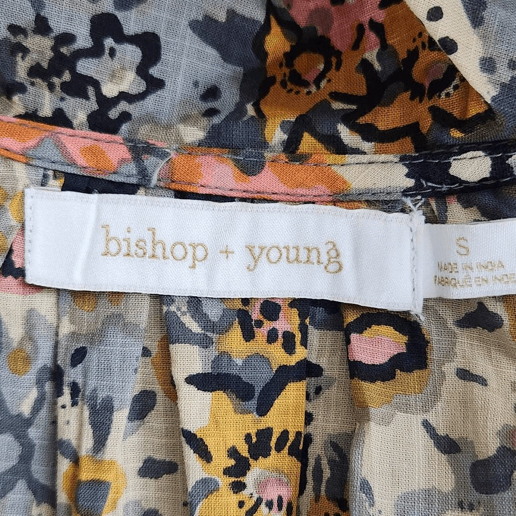 Bishop + Young Gray Floral Blouse with Ruffle Sleeves NWT Size Small Anthro Top