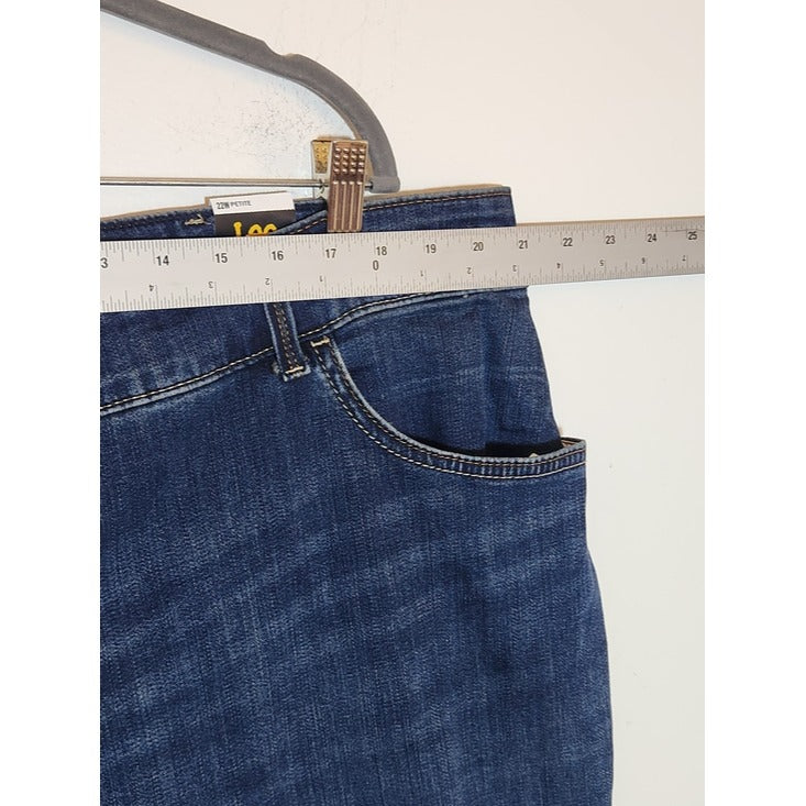 Lee Straight Leg Relaxed Fit Jeans Size 22W Petite NWT