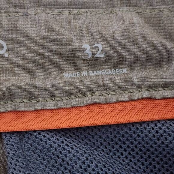 G.H. Bass & Co. Khaki Golf Shorts Size 32 Men's Tan Performance Shorts