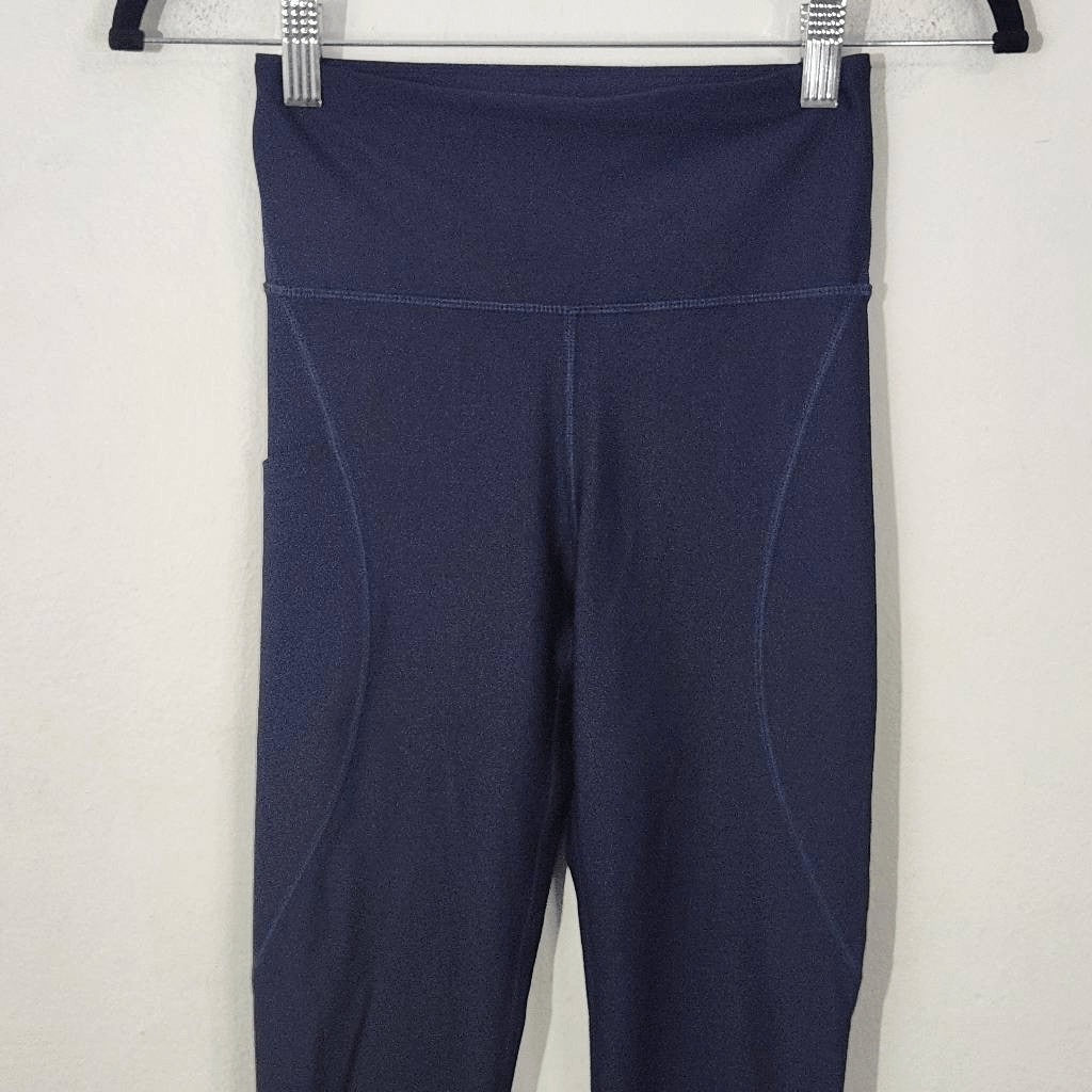 Under Armour Navy Compression Leggings NWT Size XS Navy Cropped Leggings