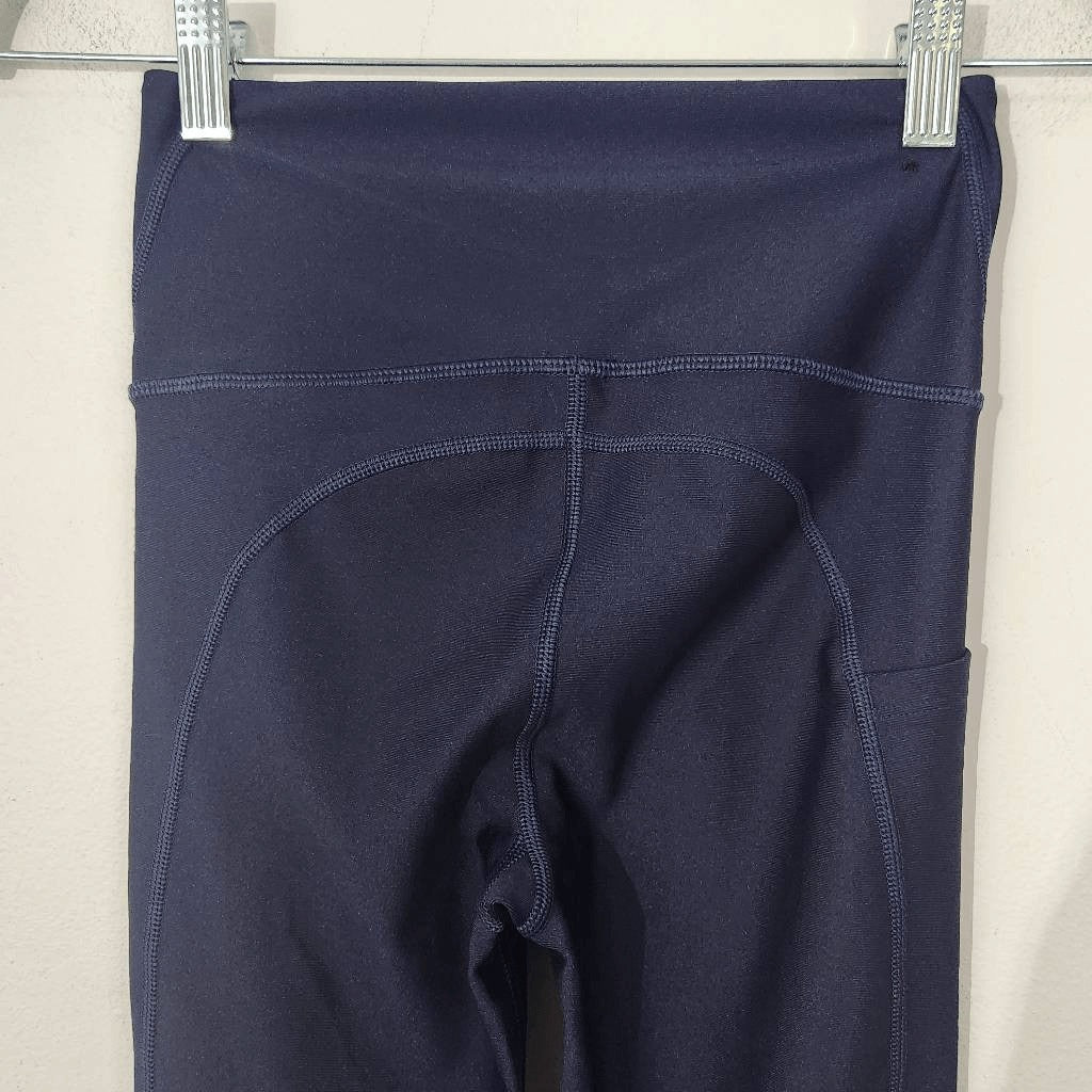 Under Armour Navy Compression Leggings NWT Size XS Navy Cropped Leggings