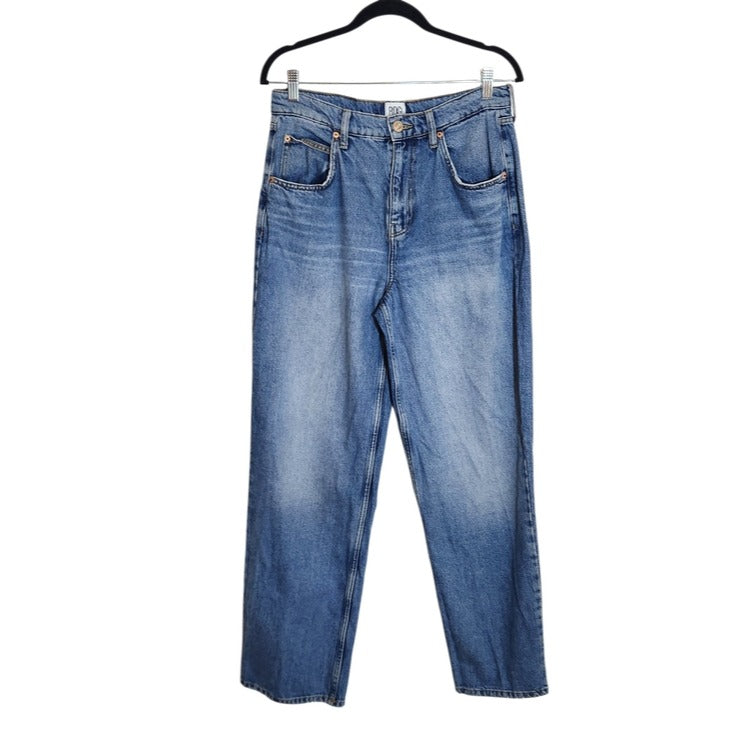 BDG Relaxed Boyfriend Fit Jeans Size 28
