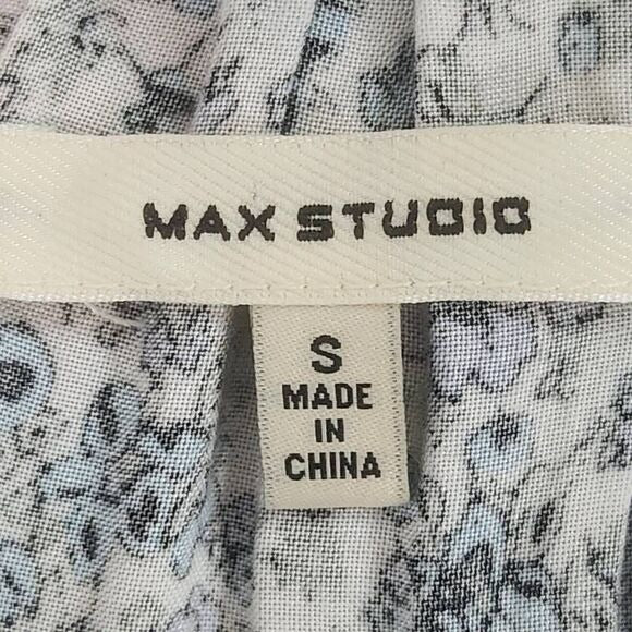 Max Studio Blue Floral Blouse Size Small Blue and White Floral Top