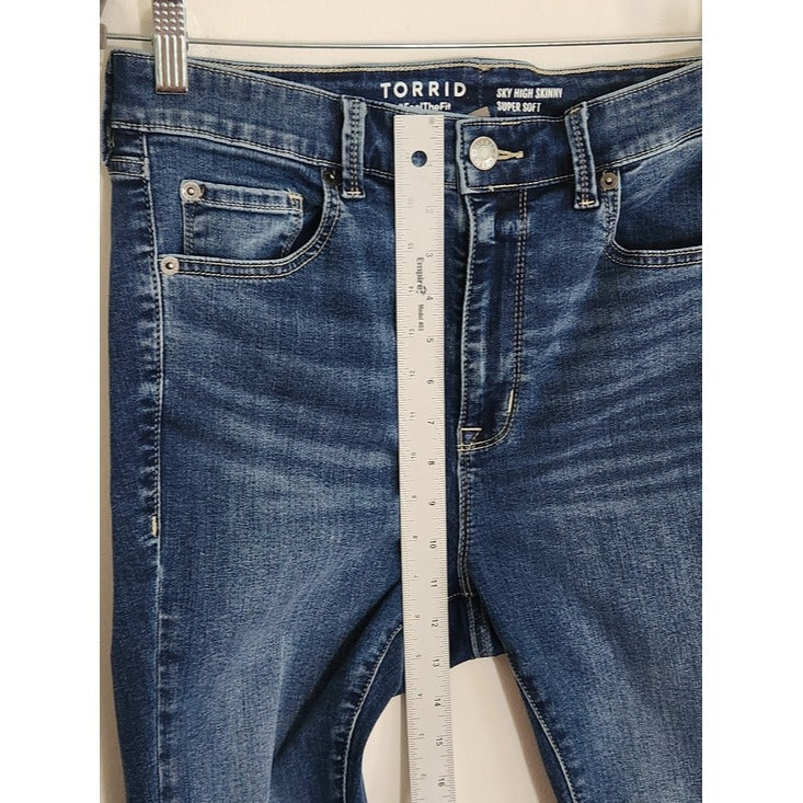 Torrid Womens Sky High Skinny Jeans Pedal Pushers Size 12