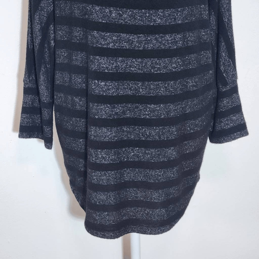 Market & Spruce Black and Gray Stripe Knit Top Size Medium Black Stripe Top