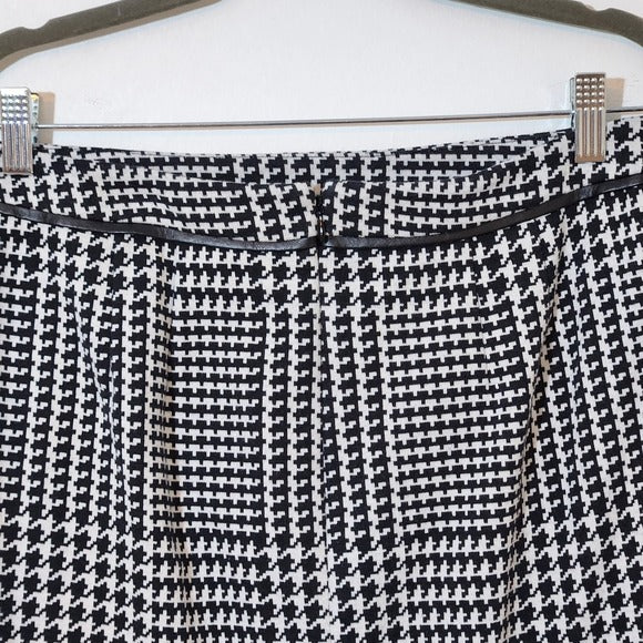 Talbots Classic Black and White Houndstooth Mini Pencil Skirt Size 8 Petites