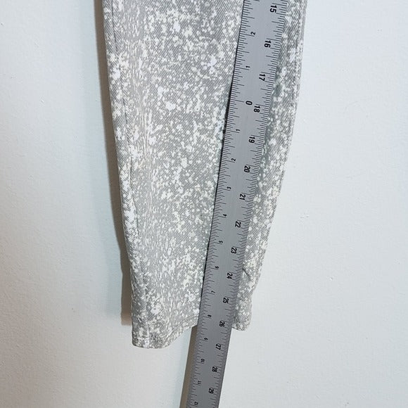 SPANX Gray and White Speckle Ankle Jean-ish Leggings Size Medium