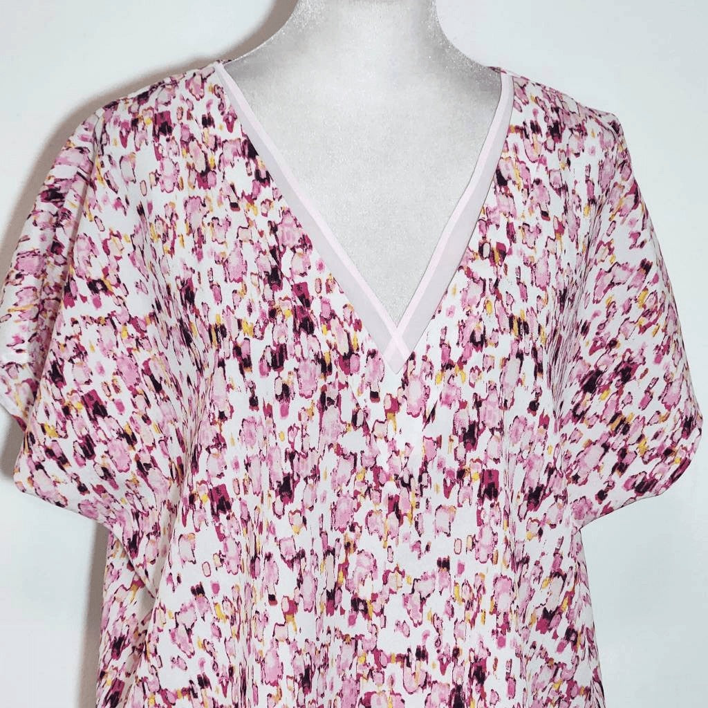 DKNY Short Sleeve Pink Print Blouse Size Medium DKNY White and Pink Top