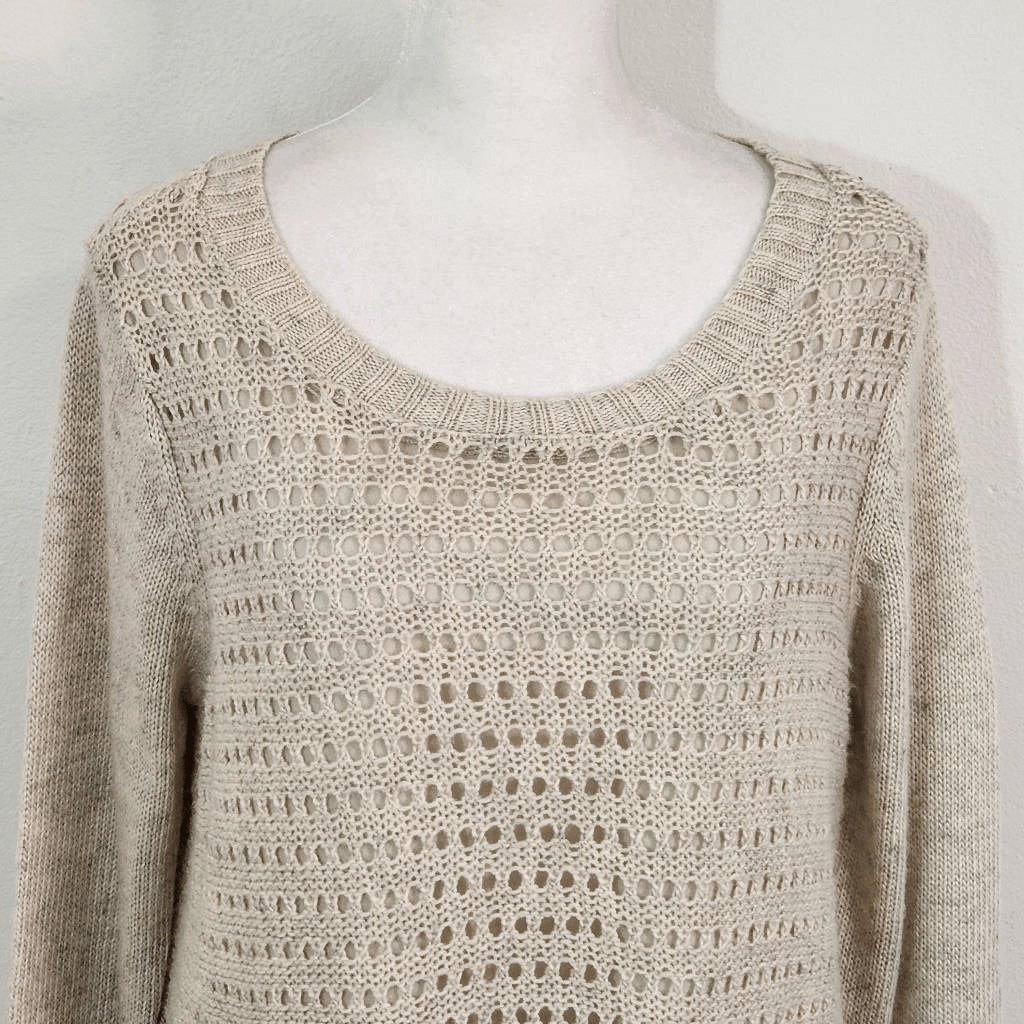 St. John's Bay Cream Sweater Size Medium Tan Oatmeal Sweater