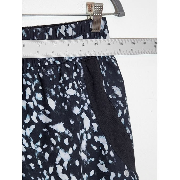 Layer 8 Black and White Graphic Print Athletic Shorts Size Medium