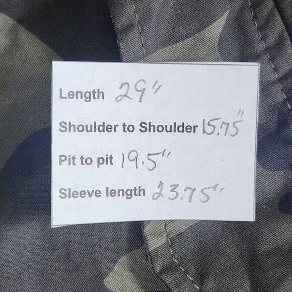 Love Tree Green Camo Zip-Up Hoodie Jacket Size Medium Camouflage Jacket