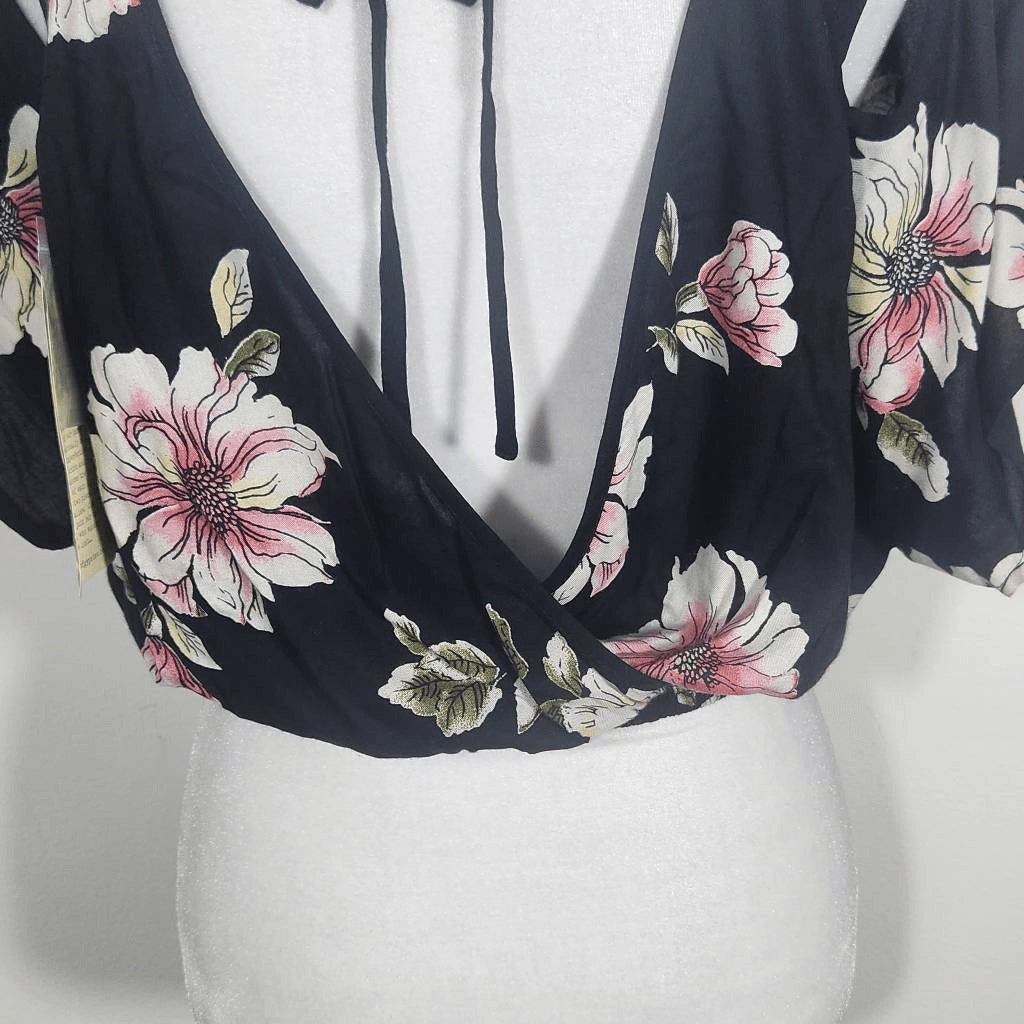 Band of Gypsies Black and Pink Floral Boho Crop Top Sz Small NWT Black Crop Top
