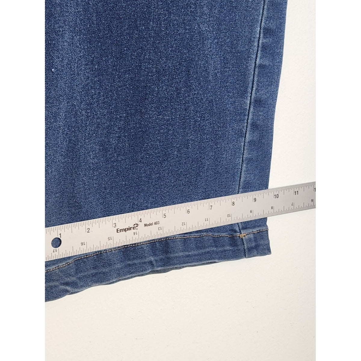 Dictionary Medium Wash High Waist Wide Leg Jeans Size 11/30