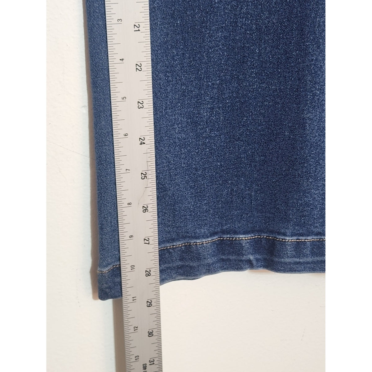 Dictionary Medium Wash High Waist Wide Leg Jeans Size 11/30