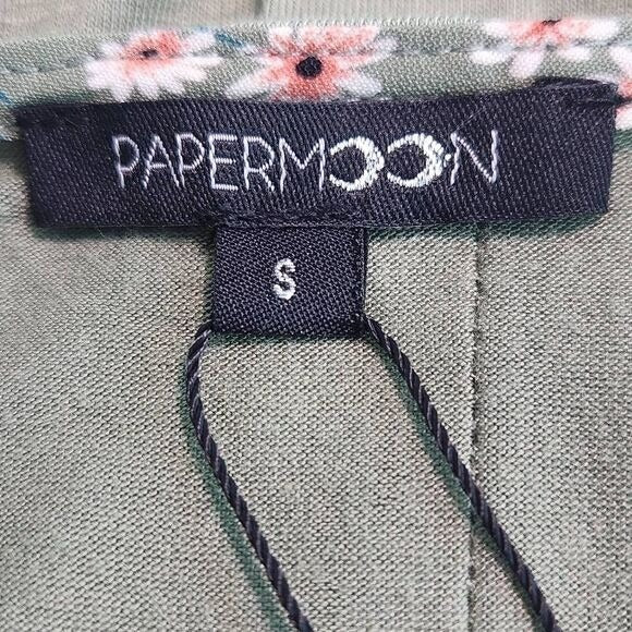 Papermoon Green Floral Print Blouse with Cap Sleeves NWT Size Small