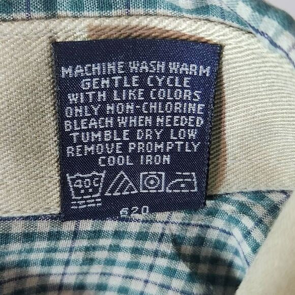 Van Heusen Green Plaid Button Down Shirt Size Large Wrinkle-Free Button Down