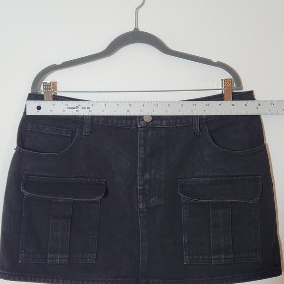 PrettyLittleThing Black Denim Cargo Mini Skirt Size 10, New