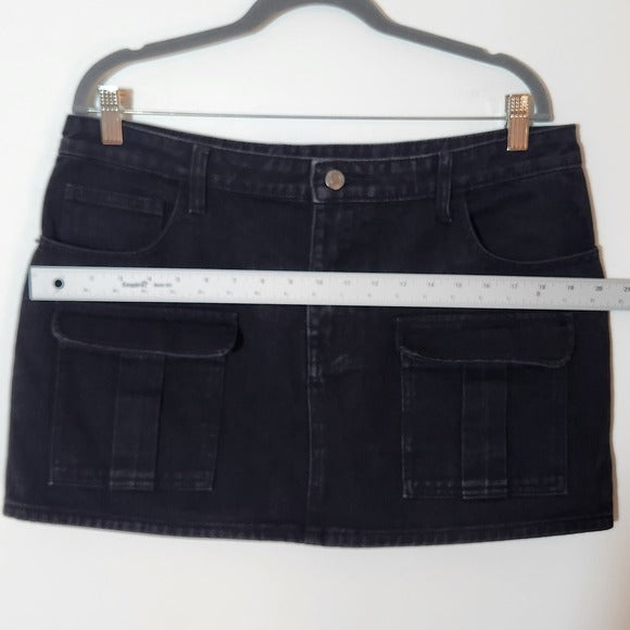 PrettyLittleThing Black Denim Cargo Mini Skirt Size 10, New